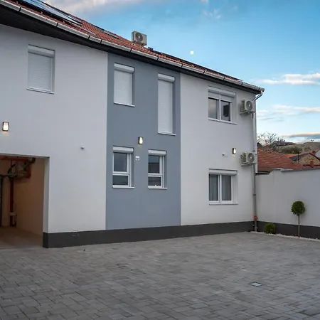 Var Apartman Erlau